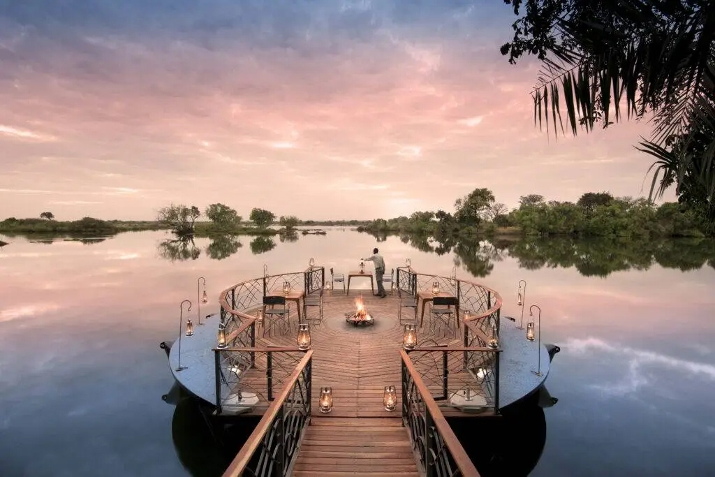 Outdoor dining - Thorntree River Lodge - Livingstone, Zambia